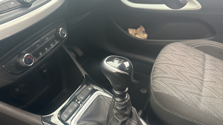 Vauxhall Crossland X 1.2T [110] Griffin 5dr [6 Spd] [Start Stop] Petrol Hatchback